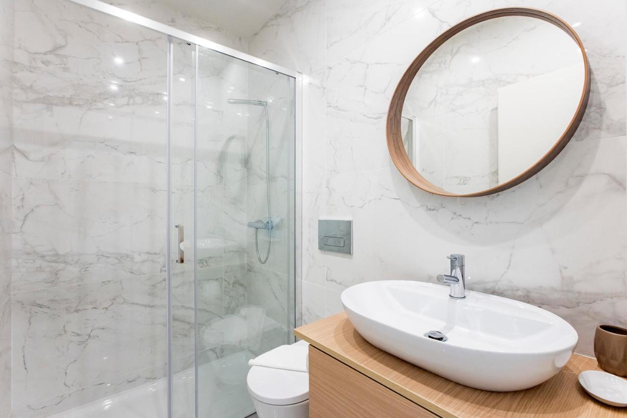 Central Studio W/ Pool, Ac & Patio By Lovelystay Porto Zewnętrze zdjęcie